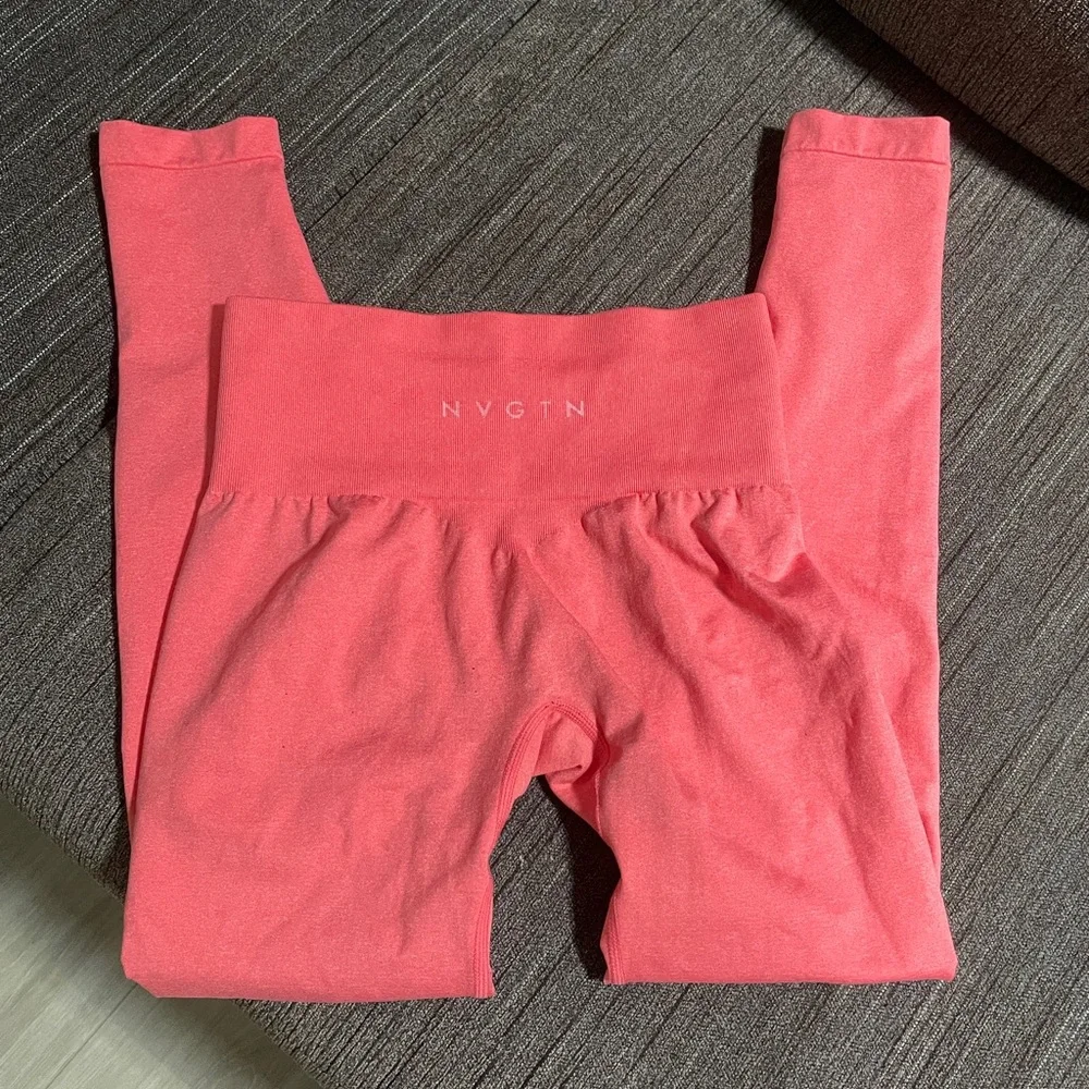 NVGTN NWOT Coral NV Seamless Leggings - Picture 2 of 3